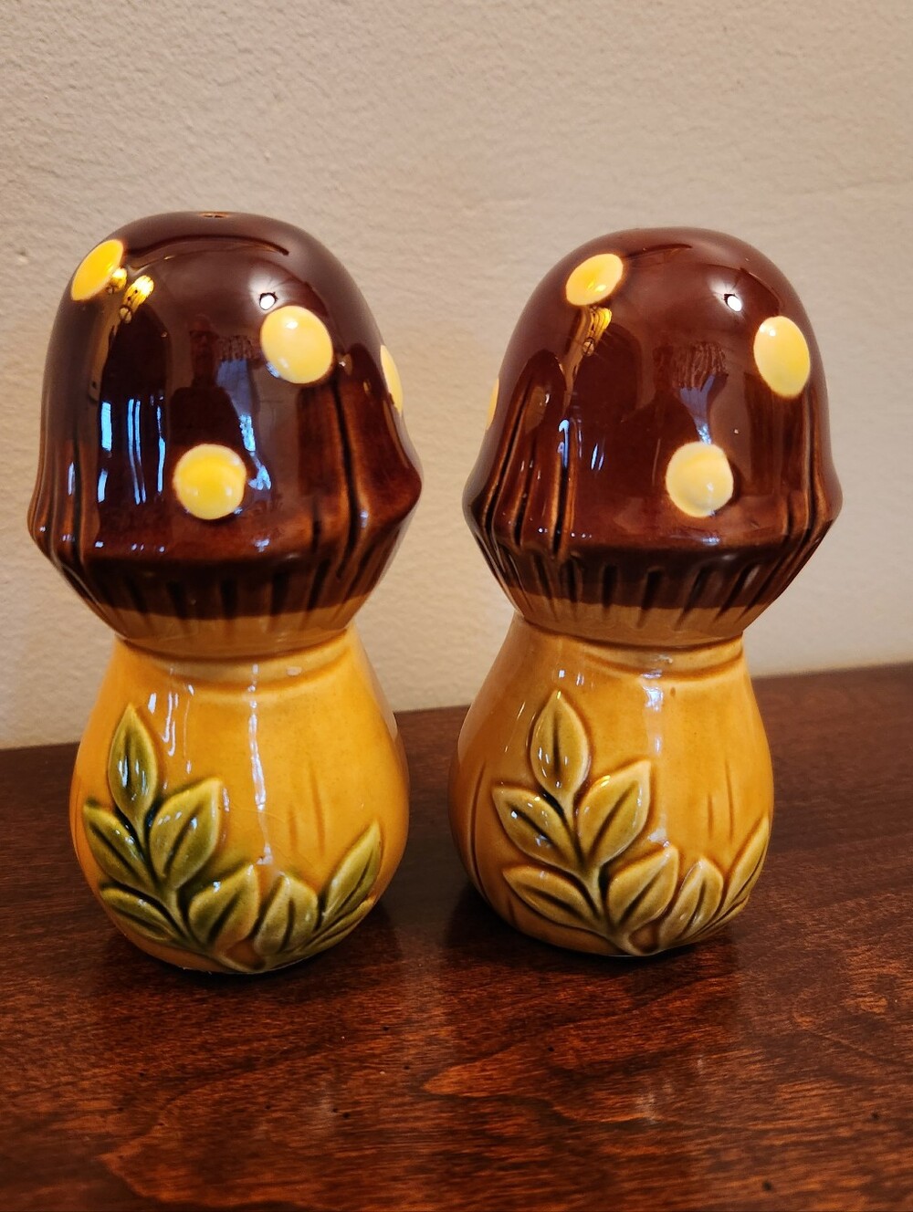 Vintage Mushroom Ceramic Salt & Pepper Shakers, 4" Tall